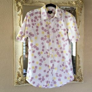 Obey Worldwide shirt.Short sleeved.Floral print. S